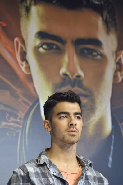 Joe Jonas biểu diễn tại Madrid để giới thiệu album mới của anh Fast Life