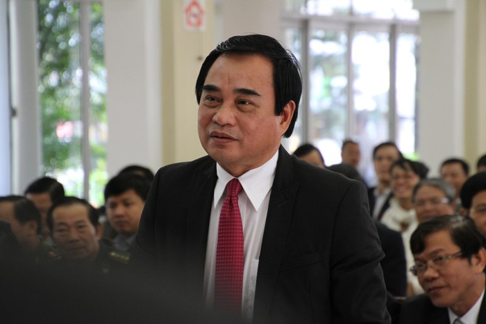 Ông Văn Hữu Chiến, nguyên Chủ tịch UBND TP mặc dù đã nhận quyết định nghỉ hưu theo chế độ nhưng nhiều đại biểu và cử tri mong muốn ông Chiến tiếp tục làm đại biểu HĐND TP Đà Nẵng cho hết nhiệm kỳ. Ảnh Thùy Linh Ông Văn Hữu Chiến, nguyên Chủ tịch UBND TP mặc dù đã nhận quyết định nghỉ hưu theo chế độ nhưng nhiều đại biểu và cử tri mong muốn ông Chiến tiếp tục làm đại biểu HĐND TP Đà Nẵng cho hết nhiệm kỳ. Ảnh Thùy Linh