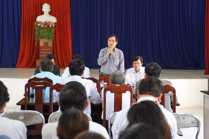 Phó chủ tịch UBND TP Đà Nẵng Phùng Tấn Viết: "Thành phố mong muốn người dân ủng hộ, giúp cho thành phố triển khai thi công xây dựng cầu kịp tiến độ"