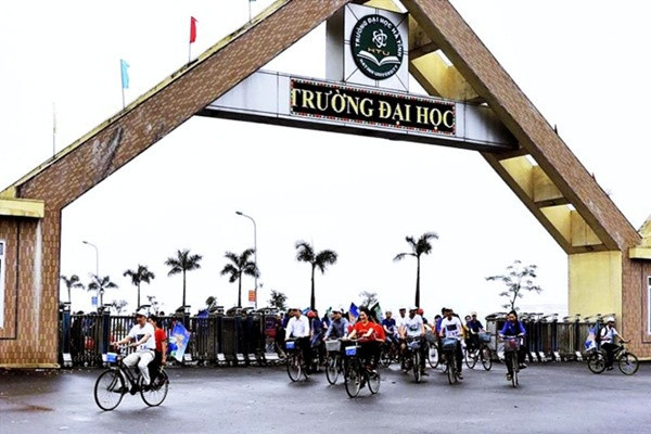 Cơ hội việc làm nào cho sinh viên sư phạm đào tạo tại trường Đại học Hà Tĩnh khi tỷ lệ giáo viên/lớp tại Hà Tĩnh đã đã đạt hoặc vượt quy định? (Ảnh: Đại học Hà Tĩnh)