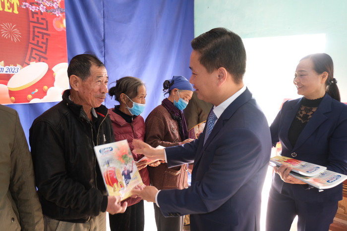 Mỗi món quà không chỉ vật chất mà còn chứa đựng tình cảm sẻ chia với những gia đình khó khăn