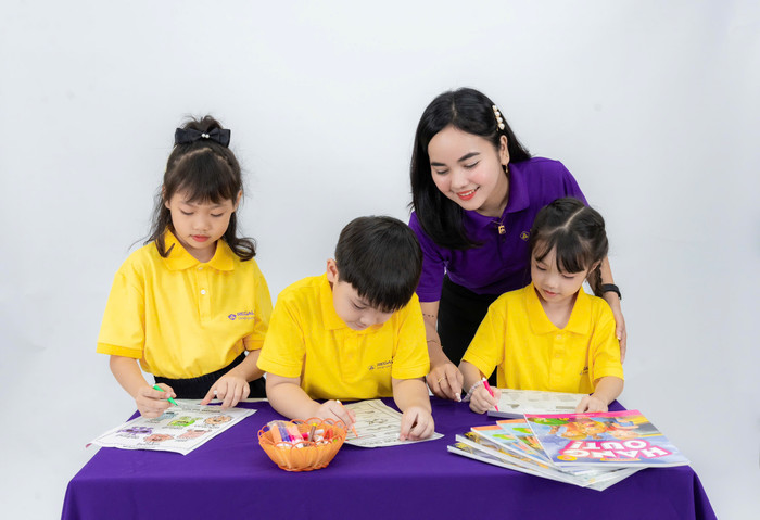 Học viên Regal Edu hứng khởi tham gia các nội dung bài học khi đến trung tâm. IMG_20241201_102048.jpg