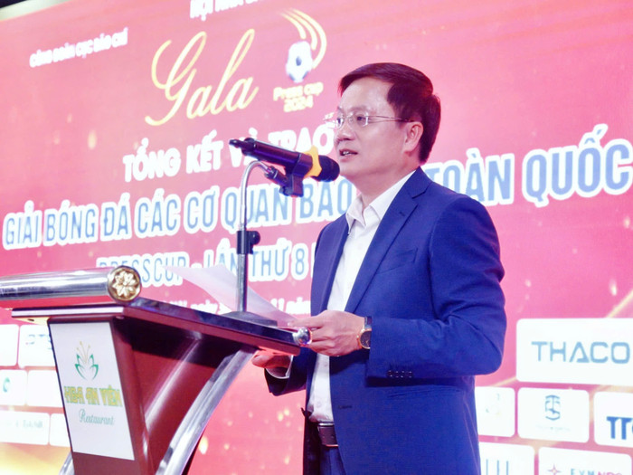 Nhà báo Hồ Minh Chiến - Tổng Biên tập Tạp chí Gia đình Việt Nam, Trưởng Ban Tổ chức Press Cup phát biểu tại buổi lễ. Nhà báo Hồ Minh Chiến - Tổng Biên tập Tạp chí Gia đình Việt Nam, Trưởng Ban Tổ chức Press Cup phát biểu tại buổi lễ.