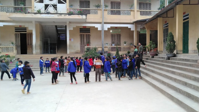 Mọi việc sinh hoạt đều được thực hiện ngăn nắp, theo hàng.