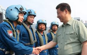 Tập Cận Bình gặp gỡ các phi công không quân thuộc biên chế hạm đội Nam Hải. Tập Cận Bình gặp gỡ các phi công không quân thuộc biên chế hạm đội Nam Hải.