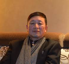 Trương Lập Phàm, nhà phân tích chính trị từ Bắc Kinh cho rằng Tập Cận Bình đang đánh bóng hình ảnh một cách bất thường. Trương Lập Phàm, nhà phân tích chính trị từ Bắc Kinh cho rằng Tập Cận Bình đang đánh bóng hình ảnh một cách bất thường.