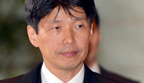 Bộ trưởng Nhật Bản phụ trách chính sách biển đảo và các vấn đề lãnh thổ. Bộ trưởng Nhật Bản phụ trách chính sách biển đảo và các vấn đề lãnh thổ.