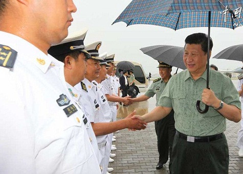 Ông Tập Cận Bình thăm và úy lạo sĩ quan, binh sĩ một đơn vị hải quân. Hình minh họa. Ông Tập Cận Bình thăm và úy lạo sĩ quan, binh sĩ một đơn vị hải quân. Hình minh họa.