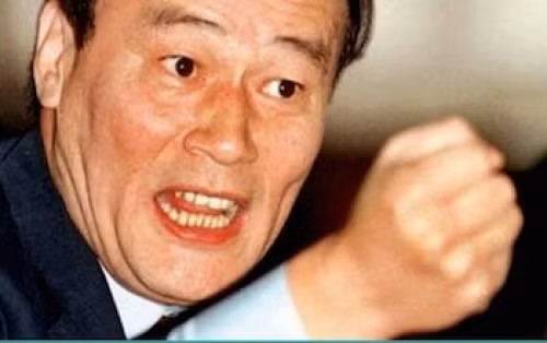 Vương Kỳ Sơn, thường vụ Bộ Chính trị kiêm Trưởng ban Ủy ban Kiểm tra kỷ luật trung ương đảng Cộng sản Trung Quốc, "đội trưởng đội đả hổ" của Tập Cận Bình.