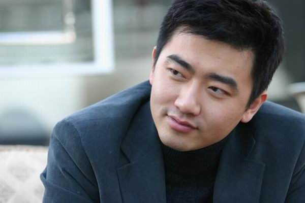 Nhuế Thành Cương hiện cũng đang "mất tích" khỏi giới truyền thông. Nhuế Thành Cương hiện cũng đang "mất tích" khỏi giới truyền thông.