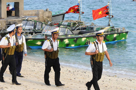 Mọi hoạt động của Quân đội Nhân dân Việt Nam mà báo chí phản ánh đều có thể là mục tiêu theo dõi của tình báo Hoa Nam. Ảnh: Talk Vietnam.