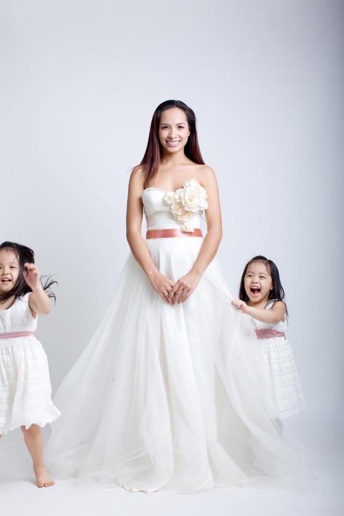 Và những tiếng cười trong vắt, hồn nhiên của trẻ thơ.