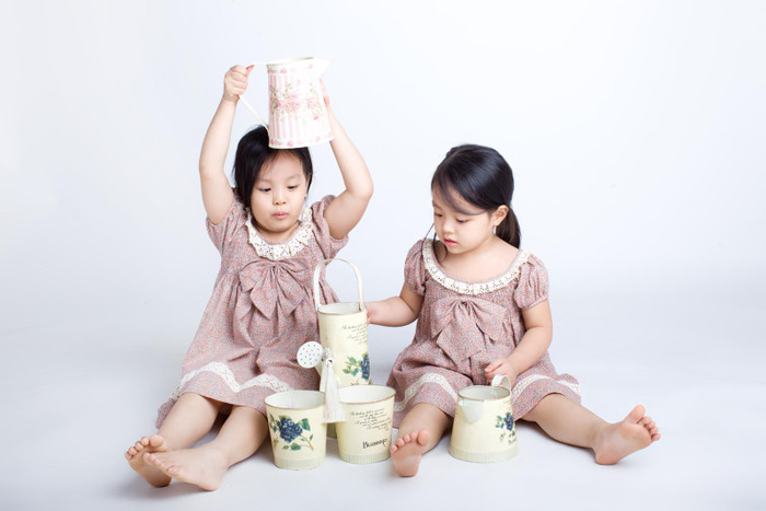 Thuý Hạnh dạy các con biết hoà thuận và nhường nhịn lẫn nhau.