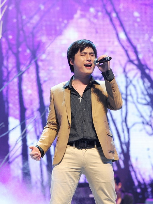 Mùa đông với những tán cây trụi lá, một chàng trai lang thang bước, nhớ về những mùa đông trước, tay trong tay người yêu. Tô Minh Đức có một giọng hát trầm ấm, lột tả được nội dung mà nhạc sĩ Thành Vương gửi gắm trong ca khúc Ký ức mùa đông. Mùa đông với những tán cây trụi lá, một chàng trai lang thang bước, nhớ về những mùa đông trước, tay trong tay người yêu. Tô Minh Đức có một giọng hát trầm ấm, lột tả được nội dung mà nhạc sĩ Thành Vương gửi gắm trong ca khúc Ký ức mùa đông.