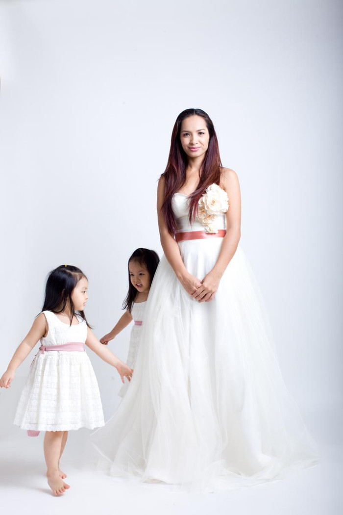 Thuý Hạnh cho biết: “Sau một ngày làm việc mệt mỏi, tôi chỉ mong ước được mau trở về nhà, ôm chầm lấy các con, nhìn chúng tíu tít, cười đùa…”.