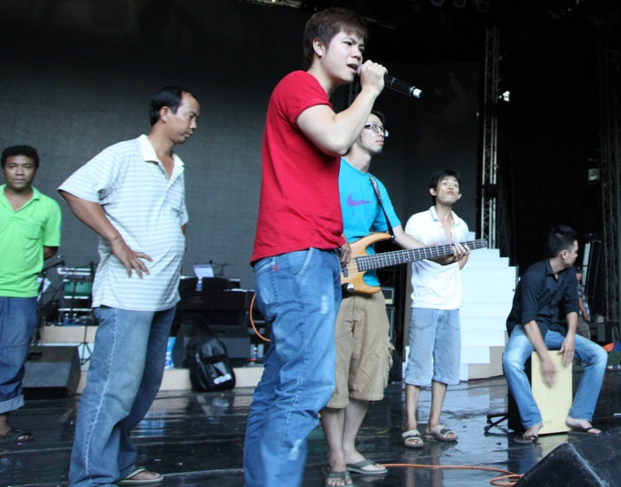 Đinh Mạnh Ninh cảm xúc trong ca khúc do mình sáng tác mang tên Lời yêu nào.