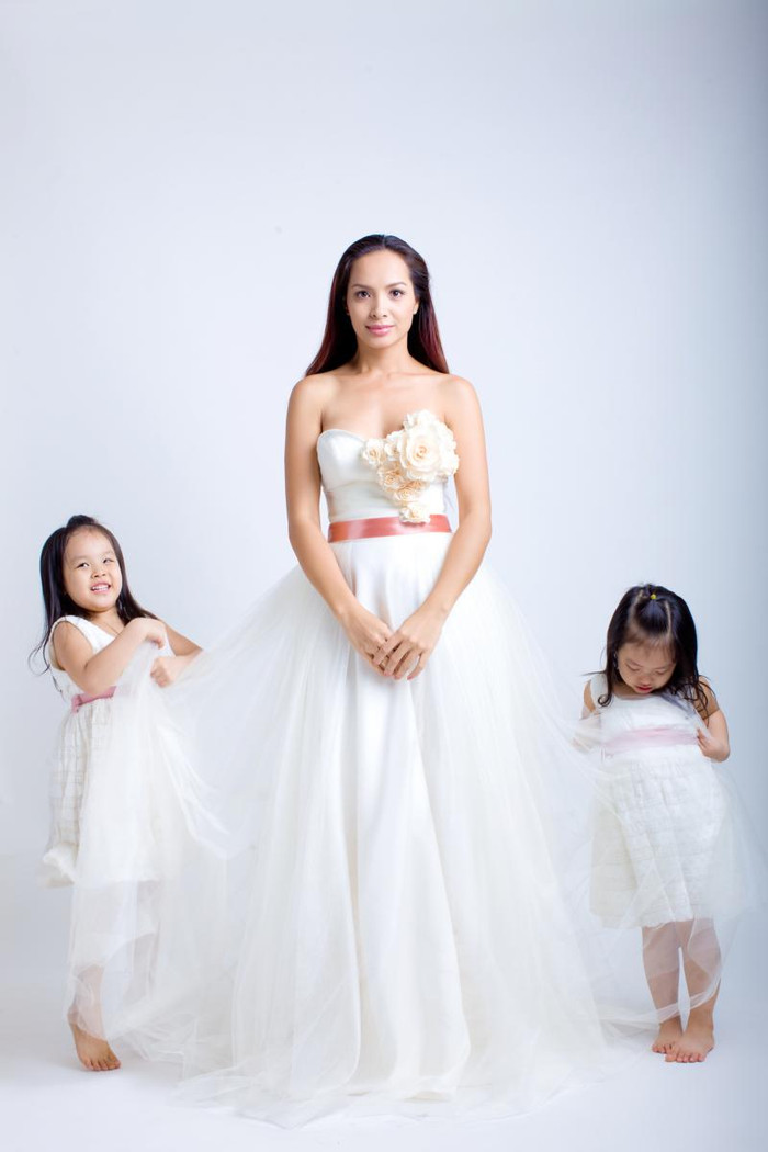 …với hình ảnh nàng công chúa và các thiên thần nhỏ.