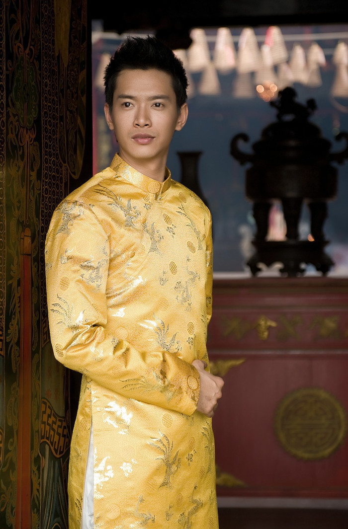Hồ Đức Vĩnh đã vào chùa cầu cho mình được nhiều điều may mắn trong năm Nhâm Thìn. Hồ Đức Vĩnh đã vào chùa cầu cho mình được nhiều điều may mắn trong năm Nhâm Thìn.