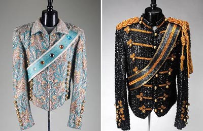 Áo khoác trong tour diễn Victory 1984 nạm pha lê màu có trị giá 3000 - 6000 USD một chiếc . Áo khoác trong tour diễn Victory 1984 nạm pha lê màu có trị giá 3000 - 6000 USD một chiếc .