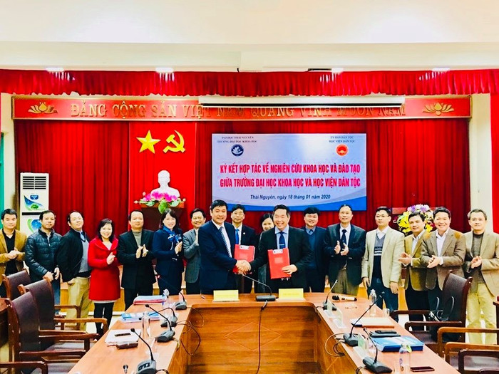 Trường Đại học Khoa học - Đại học Thái Nguyên ký hợp tác với Học viện Dân tộc. Ảnh: Phương Vy Trường Đại học Khoa học - Đại học Thái Nguyên ký hợp tác với Học viện Dân tộc. Ảnh: Phương Vy