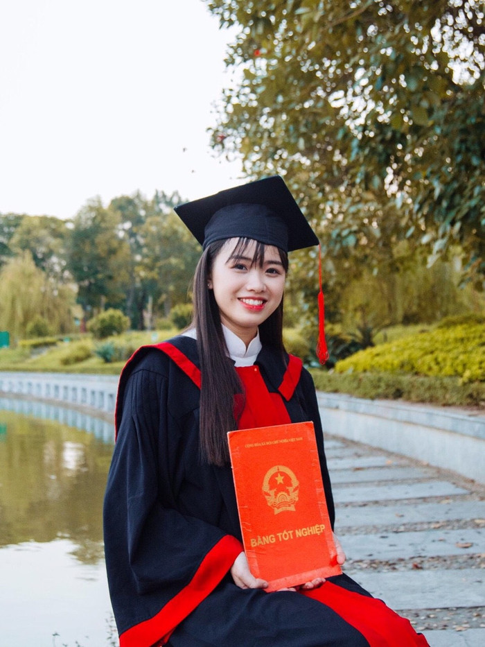 Ánh giành học bổng toàn bộ 9 kỳ học tập tại trường. Ảnh: NVCC