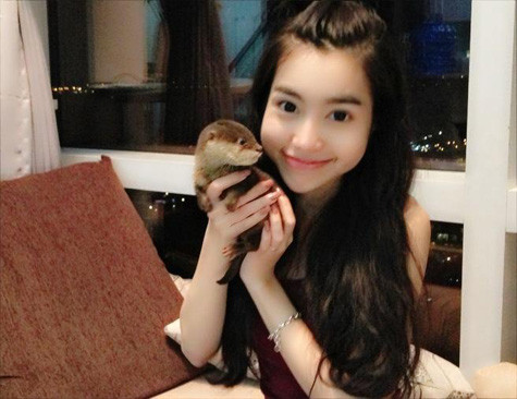 So sánh những tấm hình trên với những hình ảnh quen thuộc này, thấy rõ sự thay đổi của hotgirl