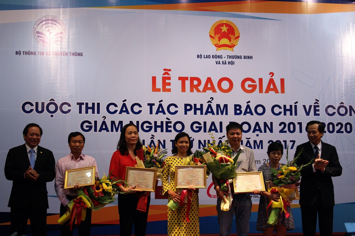Nhiều tác phẩm đạt giải có nội dung sâu sắc và có ý nghĩa đối với cộng đồng (Ảnh: Lại Cường) Nhiều tác phẩm đạt giải có nội dung sâu sắc và có ý nghĩa đối với cộng đồng (Ảnh: Lại Cường)