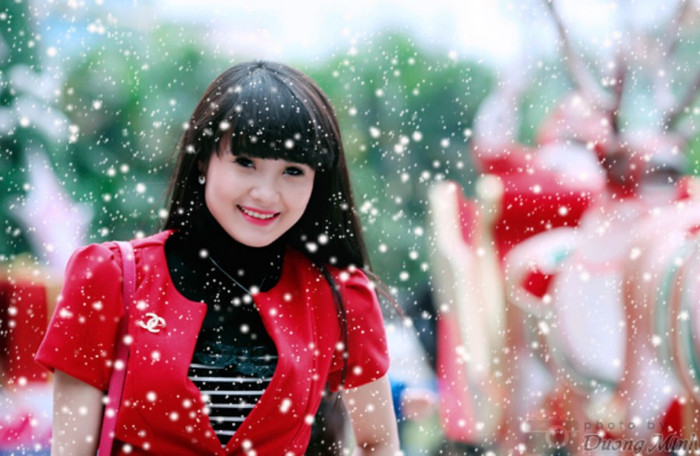 Giáng sinh năm nay Chi đã cầu nguyện và cầu chúc cho tất cả mọi người có một giáng sinh An lành và hạnh phúc, chúc cho những em nhỏ có được những món quà ý nghĩ từ những ông già noel... >> NHAN SẮC YÊU KIỀU CỦA CÁC NỮ DOANH NHÂN TƯƠNG LAI >> Hotgirl Thảo My "đốt cháy mùa đông" đón Noel >> HOTGIRL KHẢ NGÂN, BẢO TRÂN KHIẾN SAO HÀN PHẢI GHEN TỊ >> Ngôi sao Missteen Thảo My khiến cộng đồng mạng "nổi sóng" >> MISS CUXI VIỆT HUÊ KHOE DÁNG XINH >> Hotgirl Linh Hàn gợi cảm đón mùa đông về >> Nữ sinh Học viện Hành chính hóa thân thành thôn nữ xinh đẹp >> HOA KHÔI SINH VIÊN YÊU KIỀU BÊN "NGỰA SẮT" >> Vẻ đẹp căng tràn của Hoa khôi Missteen Diễm Trang >>Những mỹ nhân từng học tại trường "nhà giàu" RMIT