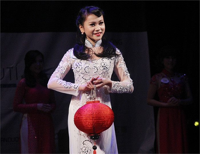 >> NHAN SẮC YÊU KIỀU CỦA CÁC NỮ DOANH NHÂN TƯƠNG LAI >> Hotgirl Thảo My "đốt cháy mùa đông" đón Noel >> HOTGIRL KHẢ NGÂN, BẢO TRÂN KHIẾN SAO HÀN PHẢI GHEN TỊ >> Ngôi sao Missteen Thảo My khiến cộng đồng mạng "nổi sóng" >> MISS CUXI VIỆT HUÊ KHOE DÁNG XINH >> Hotgirl Linh Hàn gợi cảm đón mùa đông về >> Nữ sinh Học viện Hành chính hóa thân thành thôn nữ xinh đẹp >> HOA KHÔI SINH VIÊN YÊU KIỀU BÊN "NGỰA SẮT" >> Vẻ đẹp căng tràn của Hoa khôi Missteen Diễm Trang >>Những mỹ nhân từng học tại trường "nhà giàu" RMIT >> NHAN SẮC YÊU KIỀU CỦA CÁC NỮ DOANH NHÂN TƯƠNG LAI >> Hotgirl Thảo My "đốt cháy mùa đông" đón Noel >> HOTGIRL KHẢ NGÂN, BẢO TRÂN KHIẾN SAO HÀN PHẢI GHEN TỊ >> Ngôi sao Missteen Thảo My khiến cộng đồng mạng "nổi sóng" >> MISS CUXI VIỆT HUÊ KHOE DÁNG XINH >> Hotgirl Linh Hàn gợi cảm đón mùa đông về >> Nữ sinh Học viện Hành chính hóa thân thành thôn nữ xinh đẹp >> HOA KHÔI SINH VIÊN YÊU KIỀU BÊN "NGỰA SẮT" >> Vẻ đẹp căng tràn của Hoa khôi Missteen Diễm Trang >>Những mỹ nhân từng học tại trường "nhà giàu" RMIT