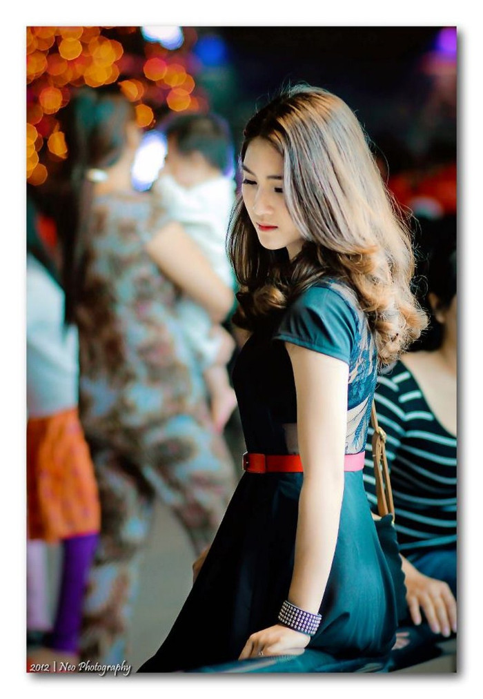 Từ khi còn học THPT, Quỳnh Hoa đạt danh hiệu học sinh thanh lịch. >> NHAN SẮC YÊU KIỀU CỦA CÁC NỮ DOANH NHÂN TƯƠNG LAI >> Hotgirl Thảo My "đốt cháy mùa đông" đón Noel >> HOTGIRL KHẢ NGÂN, BẢO TRÂN KHIẾN SAO HÀN PHẢI GHEN TỊ >> Ngôi sao Missteen Thảo My khiến cộng đồng mạng "nổi sóng" >> MISS CUXI VIỆT HUÊ KHOE DÁNG XINH >> Hotgirl Linh Hàn gợi cảm đón mùa đông về >> Nữ sinh Học viện Hành chính hóa thân thành thôn nữ xinh đẹp >> HOA KHÔI SINH VIÊN YÊU KIỀU BÊN "NGỰA SẮT" >> Vẻ đẹp căng tràn của Hoa khôi Missteen Diễm Trang >>Những mỹ nhân từng học tại trường "nhà giàu" RMIT