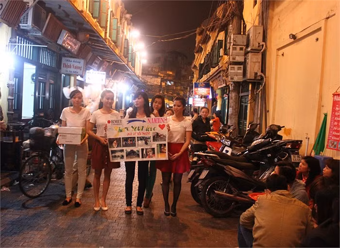 Những nữ sinh xinh đẹp kiên trì đi qua rất nhiều con phố để quyên góp từ thiện >> Ngôi sao Missteen Thảo My khiến cộng đồng mạng "nổi sóng" >> MISS CUXI VIỆT HUÊ KHOE DÁNG XINH >> Hotgirl Linh Hàn gợi cảm đón mùa đông về >> Nữ sinh Học viện Hành chính hóa thân thành thôn nữ xinh đẹp >> HOA KHÔI SINH VIÊN YÊU KIỀU BÊN "NGỰA SẮT" >> Vẻ đẹp căng tràn của Hoa khôi Missteen Diễm Trang >>Những mỹ nhân từng học tại trường "nhà giàu" RMIT >>Miss ĐH Sư phạm Hà Nội diện áo dài cực xinh >> Phát sốt vì 4 nữ giáo viên xinh đẹp >>Midu, Hà Min, Linh Hàn đọ dáng "nóng bỏng" Những nữ sinh xinh đẹp kiên trì đi qua rất nhiều con phố để quyên góp từ thiện >> Ngôi sao Missteen Thảo My khiến cộng đồng mạng "nổi sóng" >> MISS CUXI VIỆT HUÊ KHOE DÁNG XINH >> Hotgirl Linh Hàn gợi cảm đón mùa đông về >> Nữ sinh Học viện Hành chính hóa thân thành thôn nữ xinh đẹp >> HOA KHÔI SINH VIÊN YÊU KIỀU BÊN "NGỰA SẮT" >> Vẻ đẹp căng tràn của Hoa khôi Missteen Diễm Trang >>Những mỹ nhân từng học tại trường "nhà giàu" RMIT >>Miss ĐH Sư phạm Hà Nội diện áo dài cực xinh >> Phát sốt vì 4 nữ giáo viên xinh đẹp >>Midu, Hà Min, Linh Hàn đọ dáng "nóng bỏng"