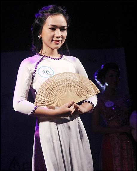 Nhưng cũng không thiếu phần gợi cảm và quyến rũ >> NHAN SẮC YÊU KIỀU CỦA CÁC NỮ DOANH NHÂN TƯƠNG LAI >> Hotgirl Thảo My "đốt cháy mùa đông" đón Noel >> HOTGIRL KHẢ NGÂN, BẢO TRÂN KHIẾN SAO HÀN PHẢI GHEN TỊ >> Ngôi sao Missteen Thảo My khiến cộng đồng mạng "nổi sóng" >> MISS CUXI VIỆT HUÊ KHOE DÁNG XINH >> Hotgirl Linh Hàn gợi cảm đón mùa đông về >> Nữ sinh Học viện Hành chính hóa thân thành thôn nữ xinh đẹp >> HOA KHÔI SINH VIÊN YÊU KIỀU BÊN "NGỰA SẮT" >> Vẻ đẹp căng tràn của Hoa khôi Missteen Diễm Trang >>Những mỹ nhân từng học tại trường "nhà giàu" RMIT Nhưng cũng không thiếu phần gợi cảm và quyến rũ >> NHAN SẮC YÊU KIỀU CỦA CÁC NỮ DOANH NHÂN TƯƠNG LAI >> Hotgirl Thảo My "đốt cháy mùa đông" đón Noel >> HOTGIRL KHẢ NGÂN, BẢO TRÂN KHIẾN SAO HÀN PHẢI GHEN TỊ >> Ngôi sao Missteen Thảo My khiến cộng đồng mạng "nổi sóng" >> MISS CUXI VIỆT HUÊ KHOE DÁNG XINH >> Hotgirl Linh Hàn gợi cảm đón mùa đông về >> Nữ sinh Học viện Hành chính hóa thân thành thôn nữ xinh đẹp >> HOA KHÔI SINH VIÊN YÊU KIỀU BÊN "NGỰA SẮT" >> Vẻ đẹp căng tràn của Hoa khôi Missteen Diễm Trang >>Những mỹ nhân từng học tại trường "nhà giàu" RMIT