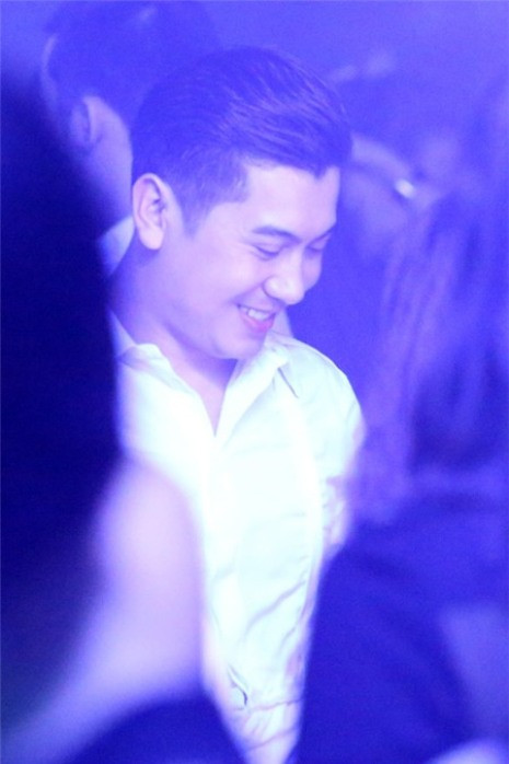 Chàng trai lạ mặt được cho là bạn trai của người đẹp Thanh Hằng Chàng trai lạ mặt được cho là bạn trai của người đẹp Thanh Hằng