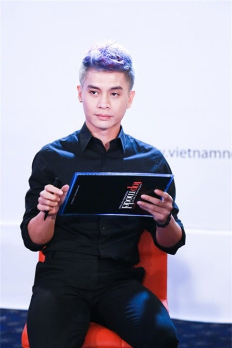 Giám khảo Nam Trung Giám khảo Nam Trung