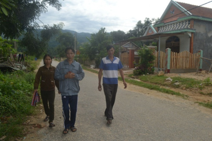 "Người rừng" Lang (giữa) hoàn toàn thay đổi "Người rừng" Lang (giữa) hoàn toàn thay đổi