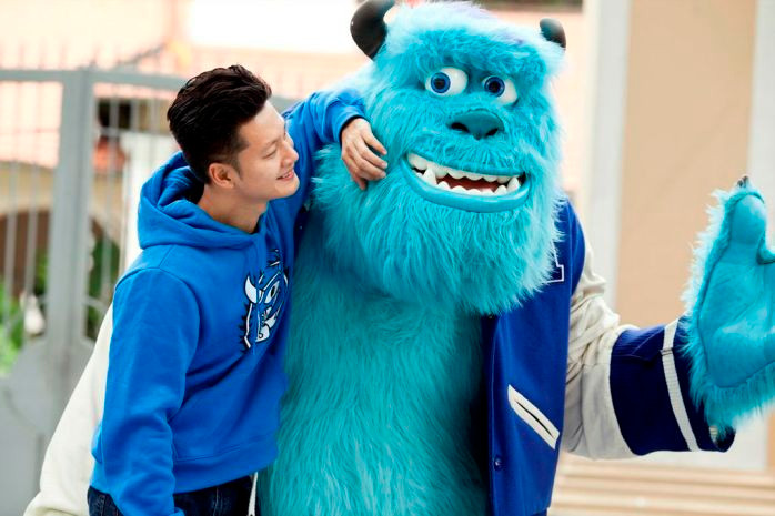 Anh còn vui đùa cùng Sulley Anh còn vui đùa cùng Sulley