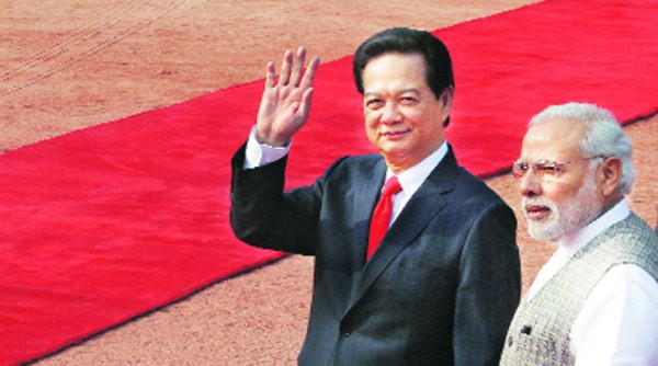 Thủ tướng Nguyễn Tấn Dũng thăm chính thức Ấn Độ và được Thủ tướng Narendra Modi đón tiếp trọng thị. Thủ tướng Nguyễn Tấn Dũng thăm chính thức Ấn Độ và được Thủ tướng Narendra Modi đón tiếp trọng thị.