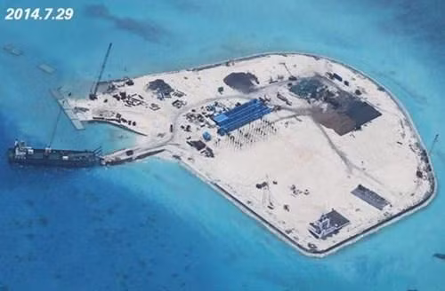 Trung Quốc đang cải tạo bất hợp pháp ít nhất 5 bãi đá ở Trường Sa thuộc chủ quyền Việt Nam thành đảo nhân tạo.