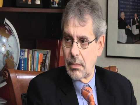 Học giả Murray Hiebert. Học giả Murray Hiebert.