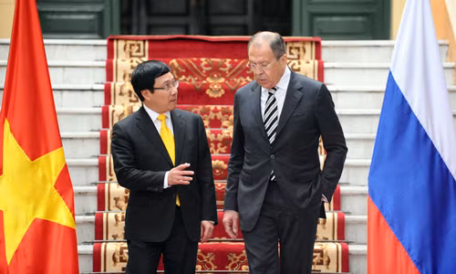 Phó Thủ tướng kiêm Bộ trưởng Ngoại giao Phạm Bình Minh và Ngoại trưởng Nga Sergei Lavrov.