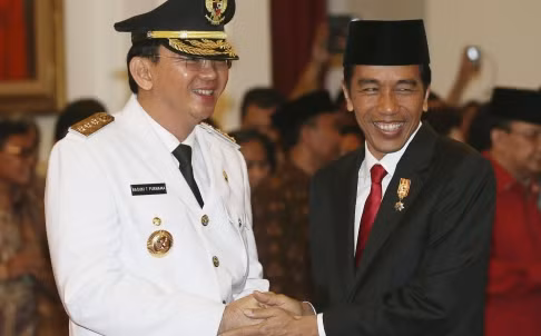 Thống đốc Jakarta gốc Hoa trong lễ nhậm chức và Tổng thống Indonesia.