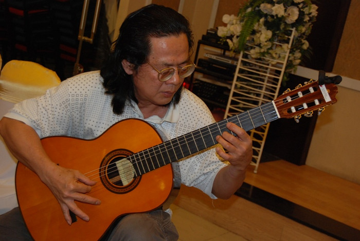 Nghệ sỹ guirta Nguyễn Quang Bình. Nghệ sỹ guirta Nguyễn Quang Bình.