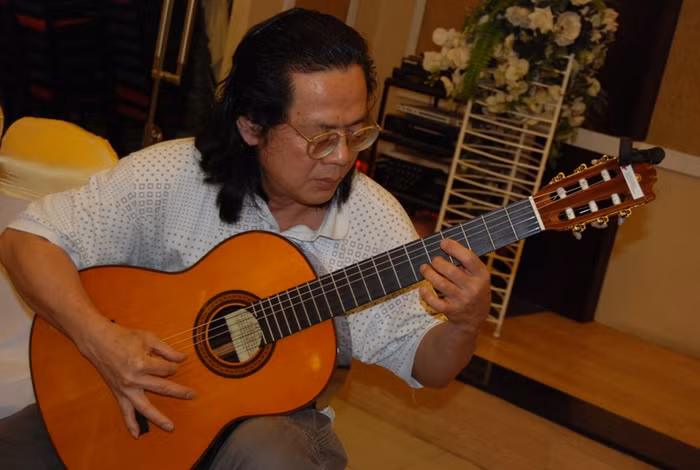 Nghệ sỹ guirta Nguyễn Quang Bình.