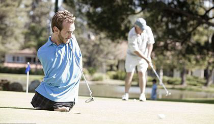 Nick có thể chơi nhiều môn thể thao như đánh gôn, bơi, lướt sóng. Nick có thể chơi nhiều môn thể thao như đánh gôn, bơi, lướt sóng.