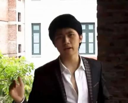 Ảnh cắt từ clip "Sự trăn trở của một kẻ lười biếng" Ảnh cắt từ clip "Sự trăn trở của một kẻ lười biếng"