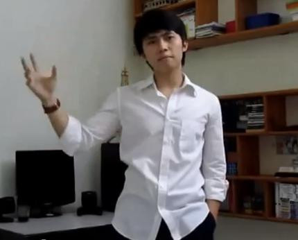 Ảnh cắt ra từ clip "Sự trăn trở của một kẻ lười biếng" Ảnh cắt ra từ clip "Sự trăn trở của một kẻ lười biếng"