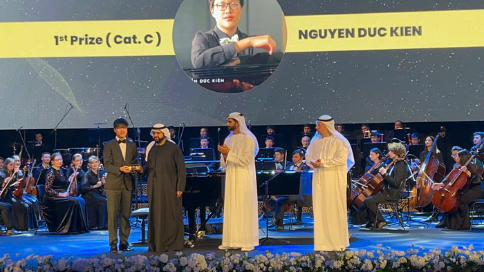 Nguyễn Đức Kiên vừa giành giải Nhất cuộc thi Piano Quốc tế Fujairah lần thứ 6 tại Các Tiểu vương quốc Ả rập thống nhất (UAE). Nguyễn Đức Kiên vừa giành giải Nhất cuộc thi Piano Quốc tế Fujairah lần thứ 6 tại Các Tiểu vương quốc Ả rập thống nhất (UAE).