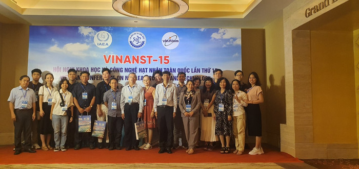 Giảng viên Bộ môn Vật lý hạt nhân - Kỹ thuật hạt nhân - Vật lý y khoa, Trường Đại học Khoa học tự nhiên, Đại học Quốc gia Thành phố Hồ Chí Minh tham dự Hội nghị Khoa học và Công nghệ Hạt nhân toàn quốc lần thứ 15, Nha Trang, 2023. Ảnh: Trường Đại học Khoa học tự nhiên, Đại học Quốc gia Thành phố Hồ Chí Minh vinast15_3.jpg
