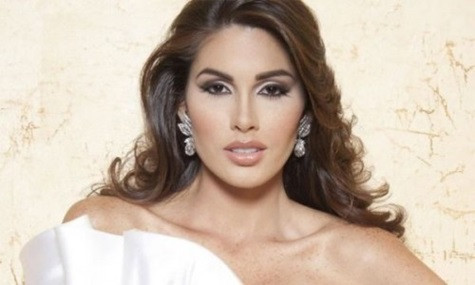 Trong ảnh này, chiếc mũi của cô thon gọn hơn hẳn