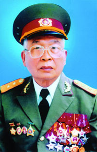 Trung tướng Nguyễn Sùng Lãm (1925-2012), ảnh: Báo Quân đội Nhân dân. Trung tướng Nguyễn Sùng Lãm (1925-2012), ảnh: Báo Quân đội Nhân dân.